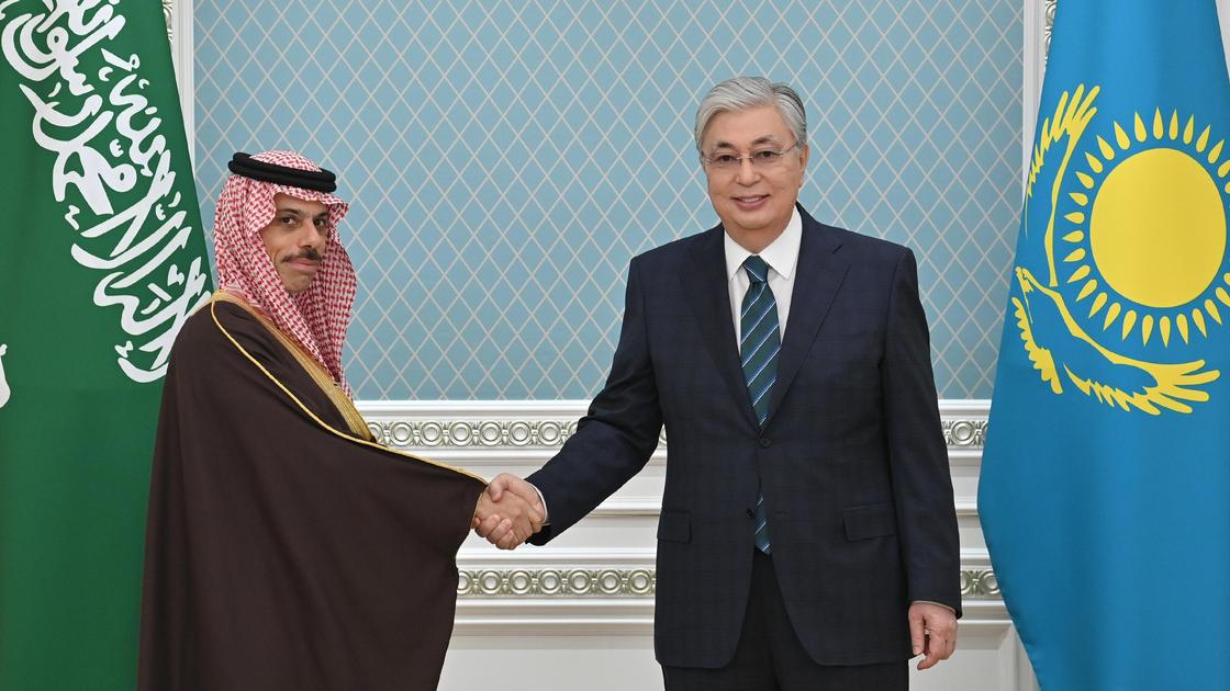 Министр иностранных дел Саудовской Аравии совершил визит в Казахстан